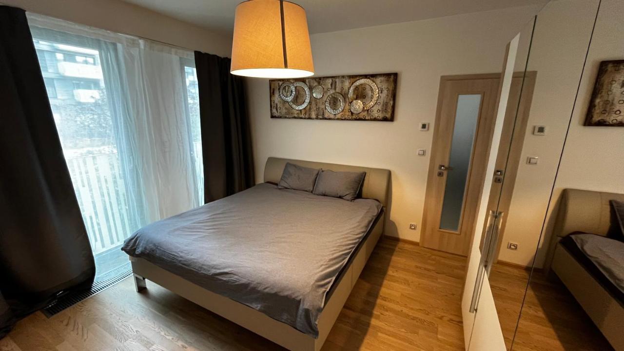 Apartamento Garden Tower - 8 Min Do Centra, Garaz