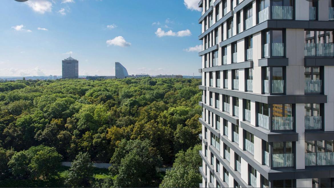 Garden Tower - 8 Min Do Centra, Garaz Apartamento